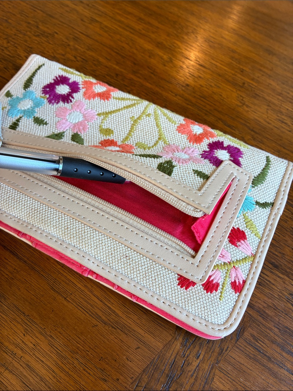 Spartina 449 Embroidered Floral Linen Snap Wallet - Picture 10 of 16